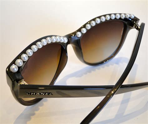 chanel 71111 pearl sunglasses|Chanel Pearl Sunglasses Are the Peak of ’90s Chic .